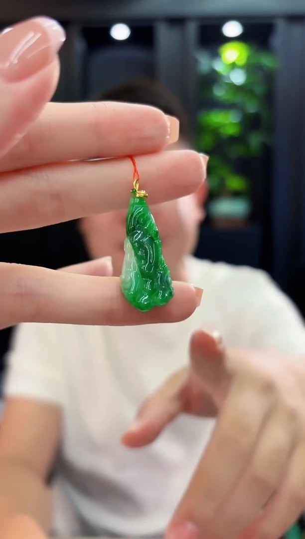 颈饰18K金镶嵌翡翠缅料A货/支持复检/一件