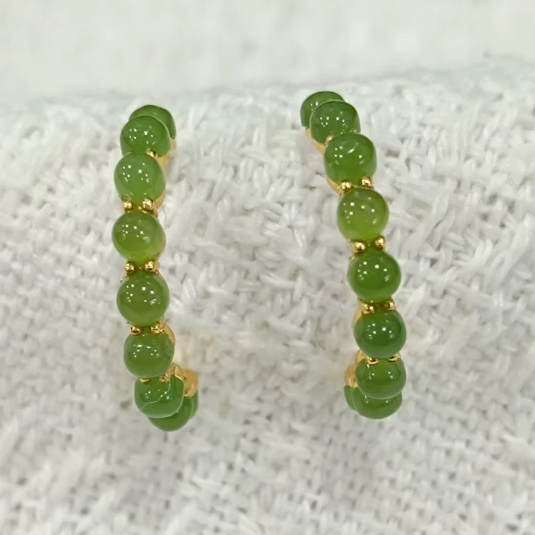 约3mm碧玉蛋面9粒半圆形S925银耳钉