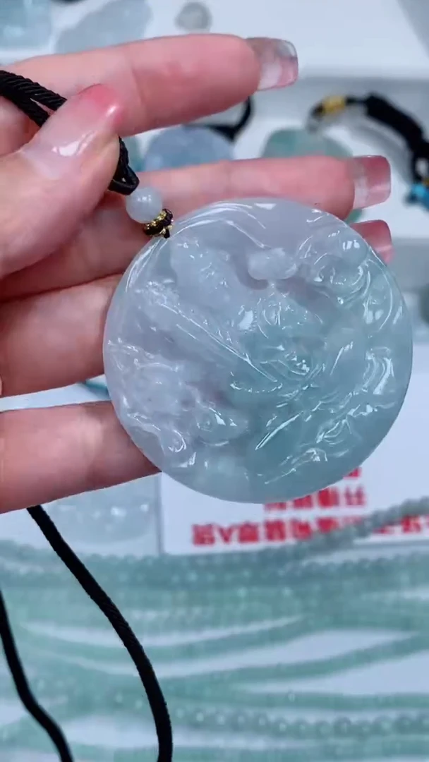翡翠未镶嵌颈饰吊坠