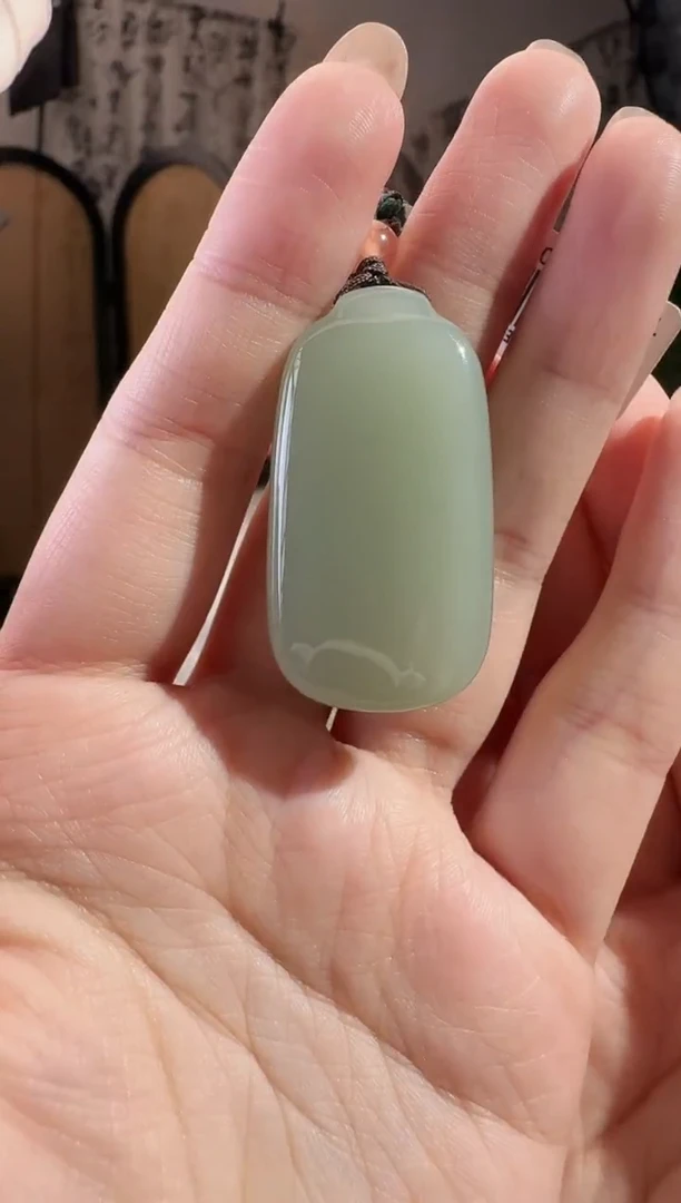 和田玉未镶嵌颈饰无事牌