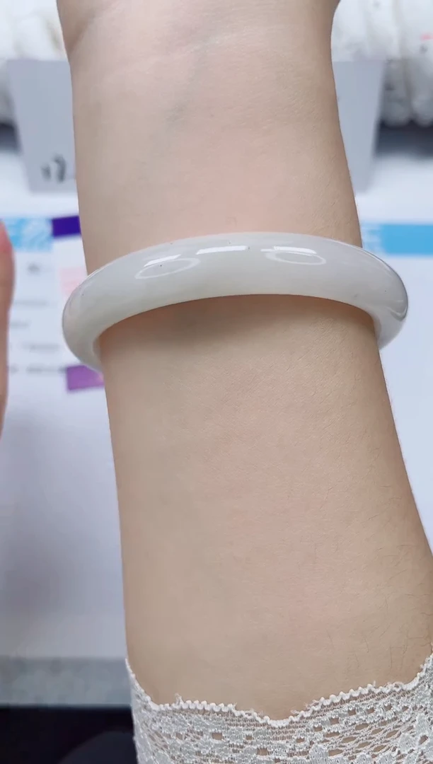 未镶嵌手镯石英质玉130-61/62