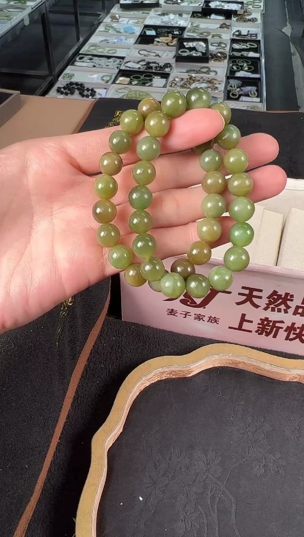 未镶嵌手链和田玉多样性发1