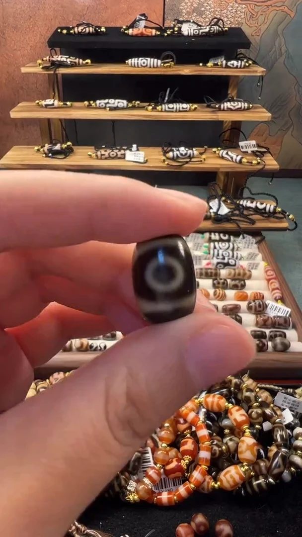 玛瑙/玉髓（覆膜）颈饰未镶嵌7.(微瑕)