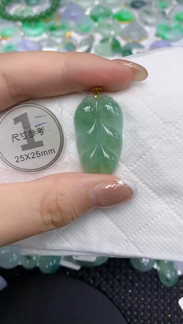 颈饰18K金镶嵌翡翠111111111