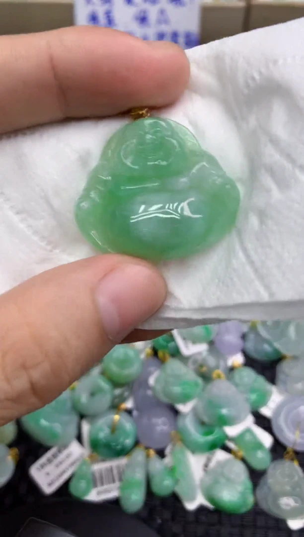 翡翠18K金镶嵌颈饰11111111111