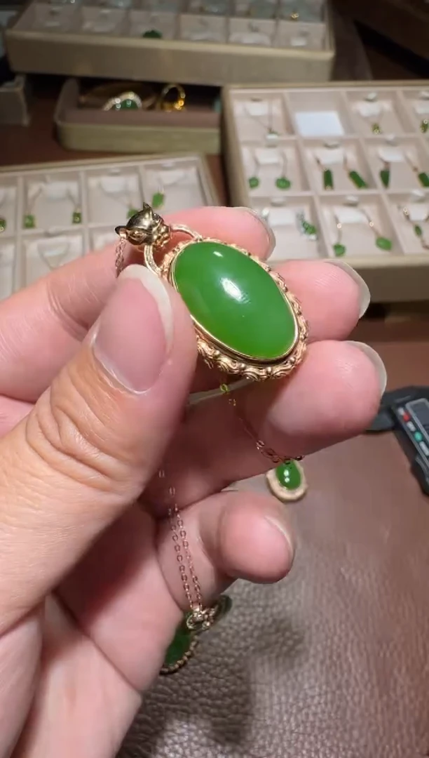 未镶嵌和田玉挂件修*残和田玉