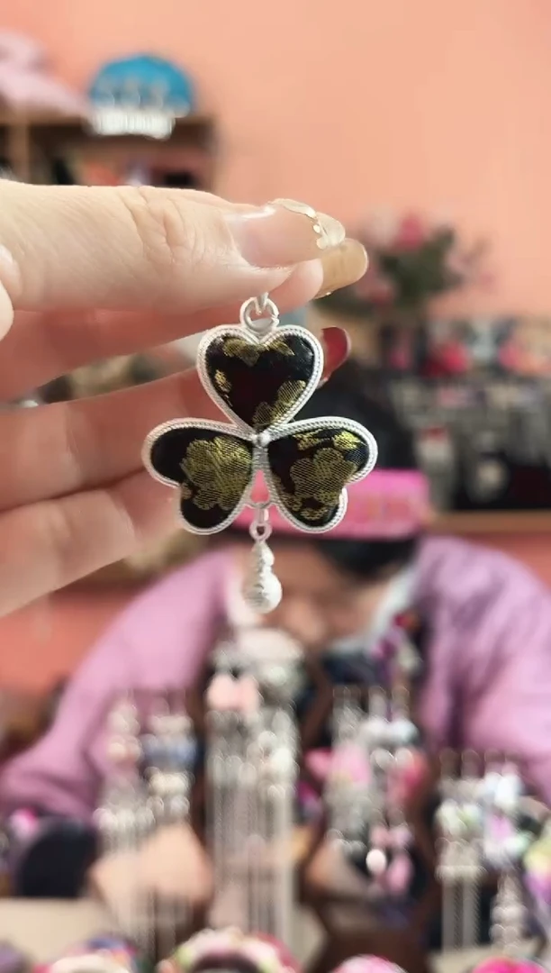 艺枝独绣手工饰品  156