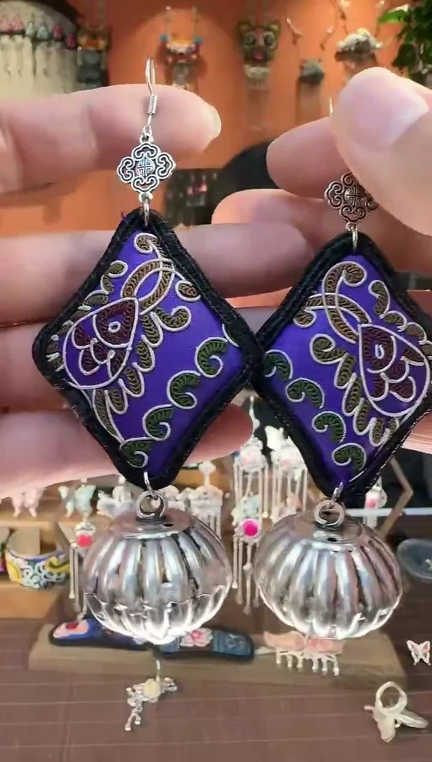 非遗手工刺绣饰品34