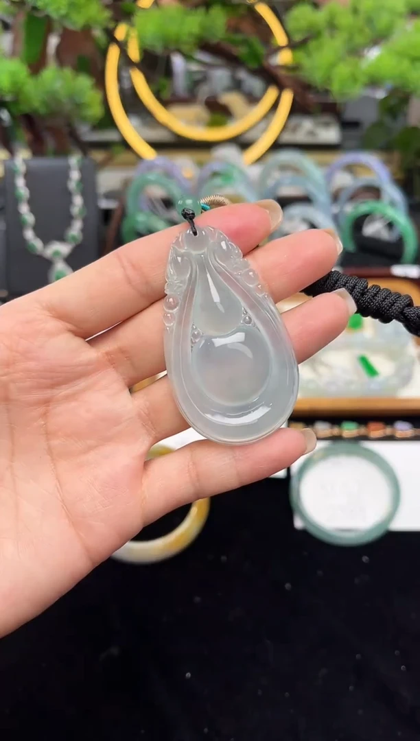 颈饰未镶嵌翡翠吊坠