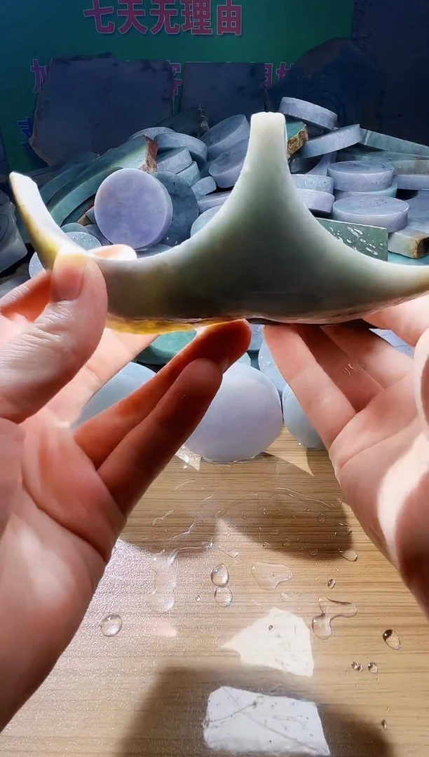 翡翠未镶嵌颈饰 翡翠A货874