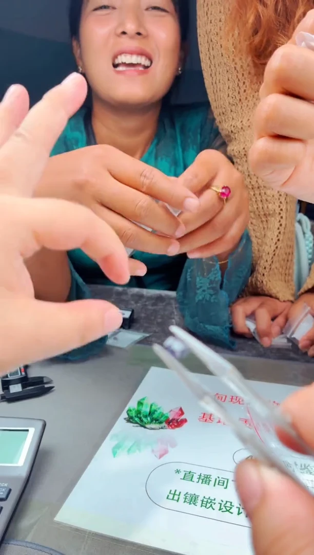 裸石未镶嵌尖晶石尖晶石