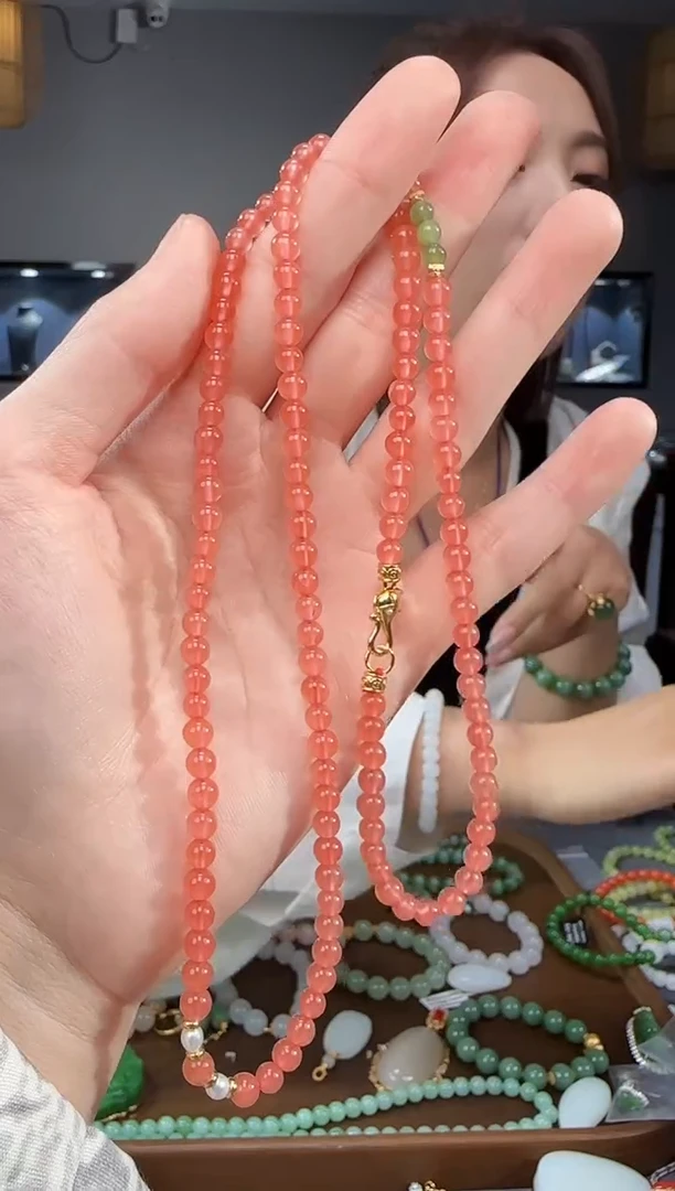 南红玛瑙未镶嵌颈饰1