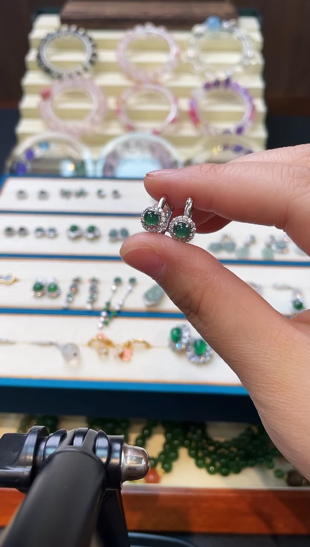 【闪购商品】翡翠耳饰银S925镶嵌翡翠耳饰
