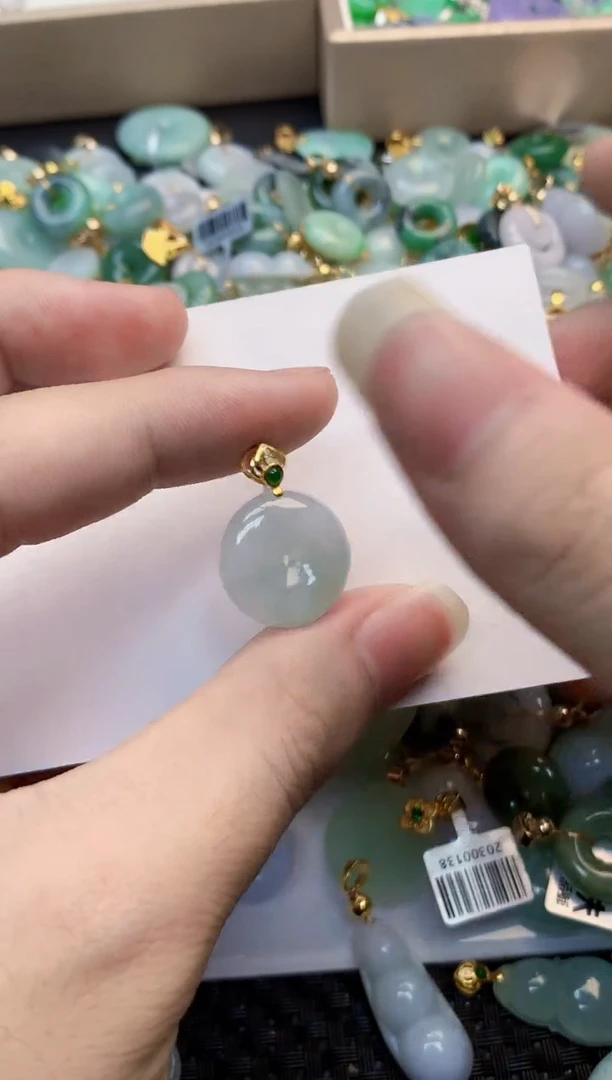 翡翠未镶嵌吊坠(不含链)1