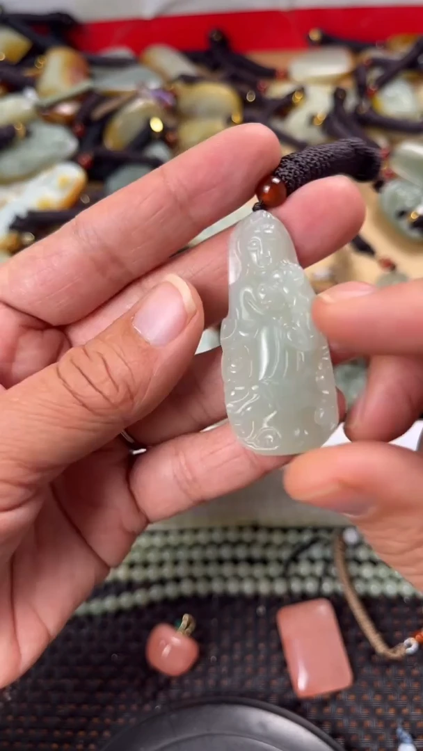 【闪购商品】和田玉颈饰未镶嵌多样性发货没有证书拍一发一有瑕