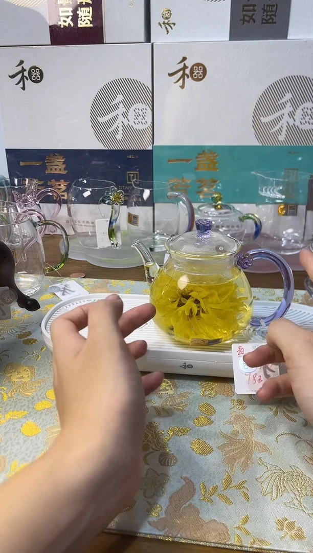 清莲壶浅紫。。。。。