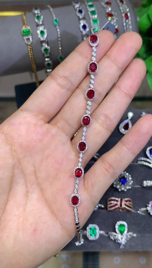 18K金镶嵌手链红宝石3.07CT