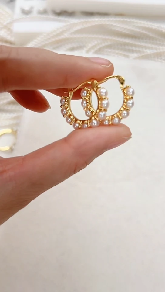【闪购商品】淡水珍珠耳饰合金金色9珠甜甜圈