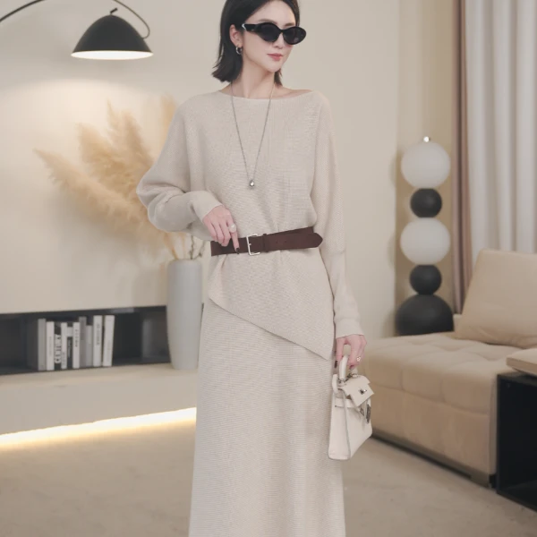 法式温柔风蝙蝠袖针织上衣+复古半身裙2025超火冬装一整套 配腰带