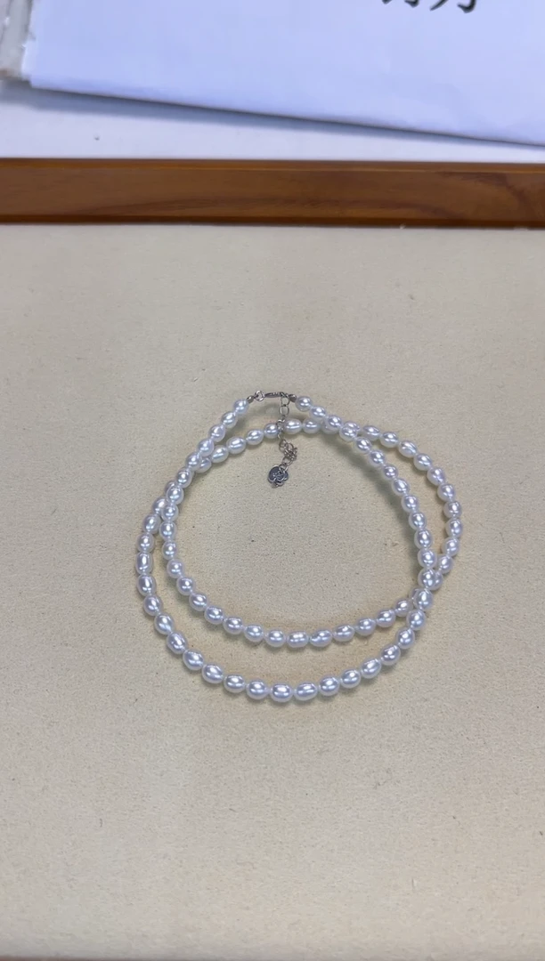 颈饰银S925镶嵌淡水珍珠4MM左右