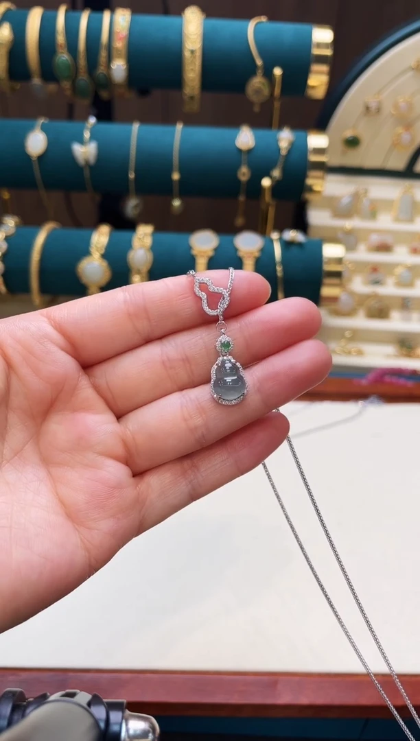 【闪购商品】翡翠颈饰银S925镶嵌葫芦吊坠