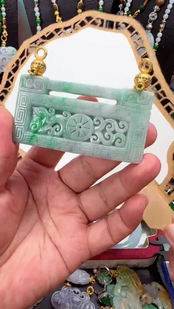颈饰未镶嵌翡翠吊坠