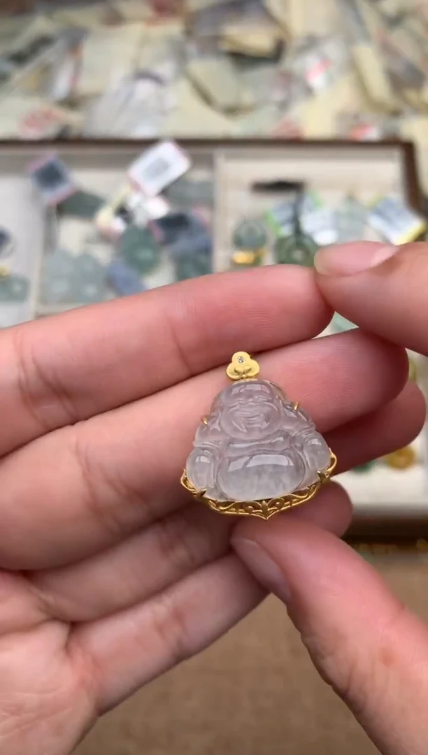 18K金镶嵌挂件翡翠一