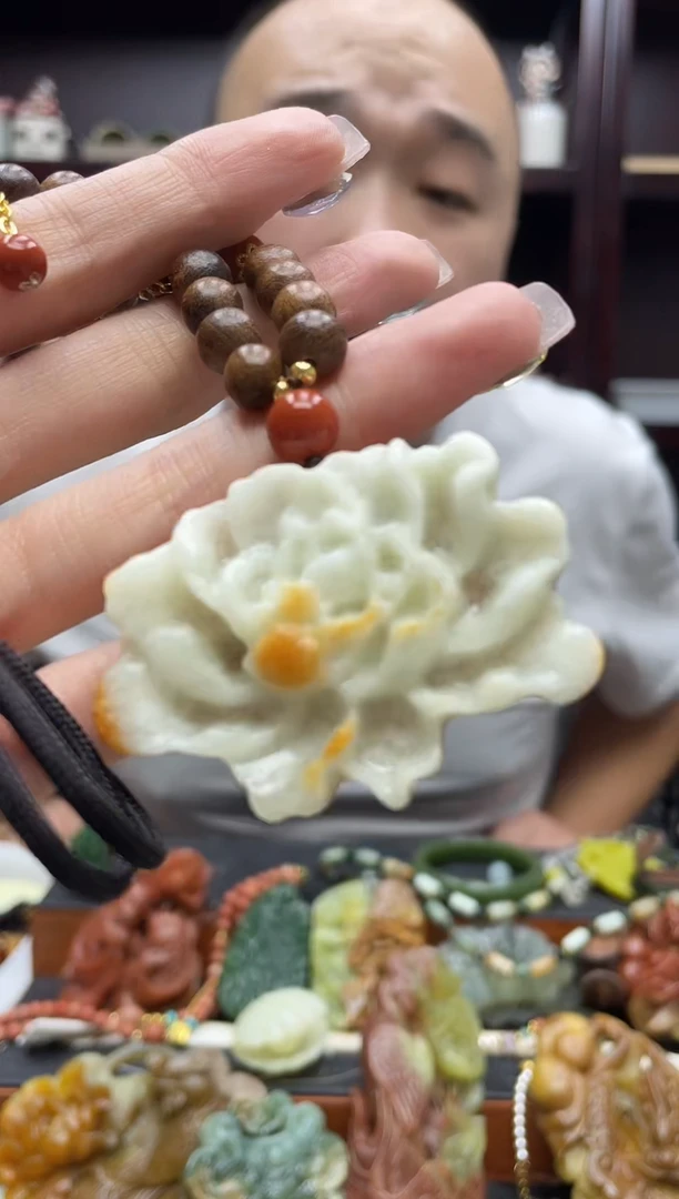 未镶嵌岫玉吊坠·