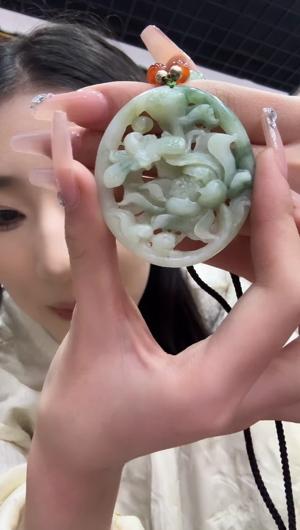 未镶嵌岫玉颈饰老油翠蜻蜓荷花【半珠链】