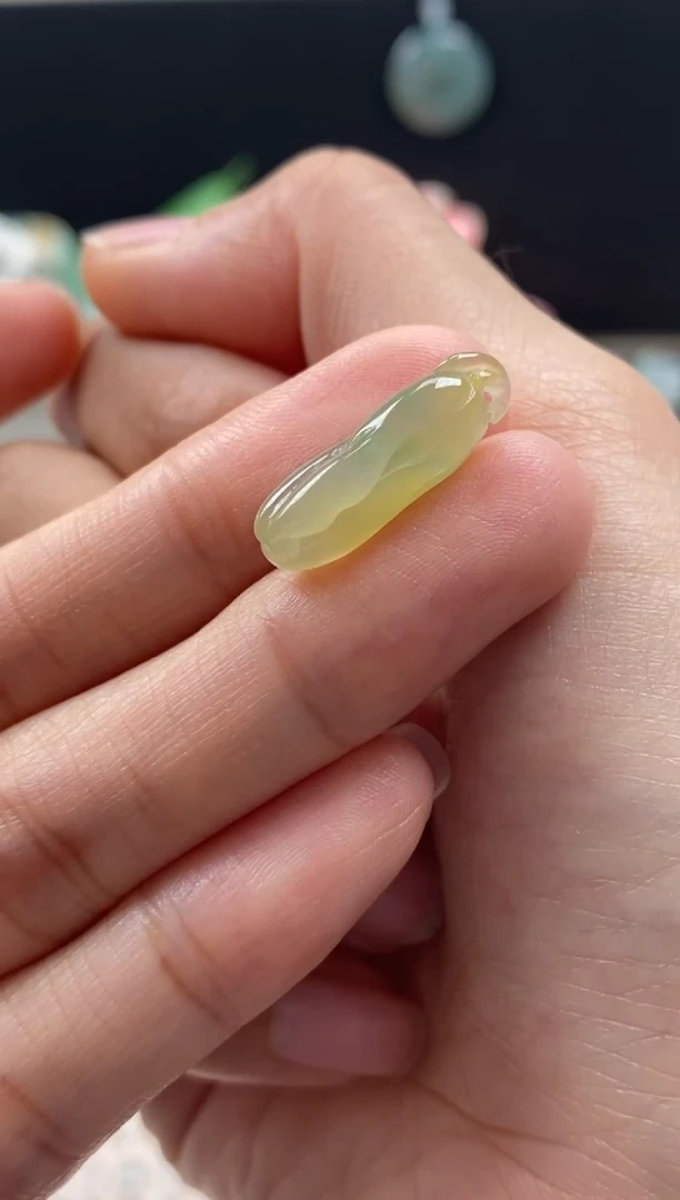 【闪购商品】翡翠颈饰未镶嵌翡翠冰黄裸石