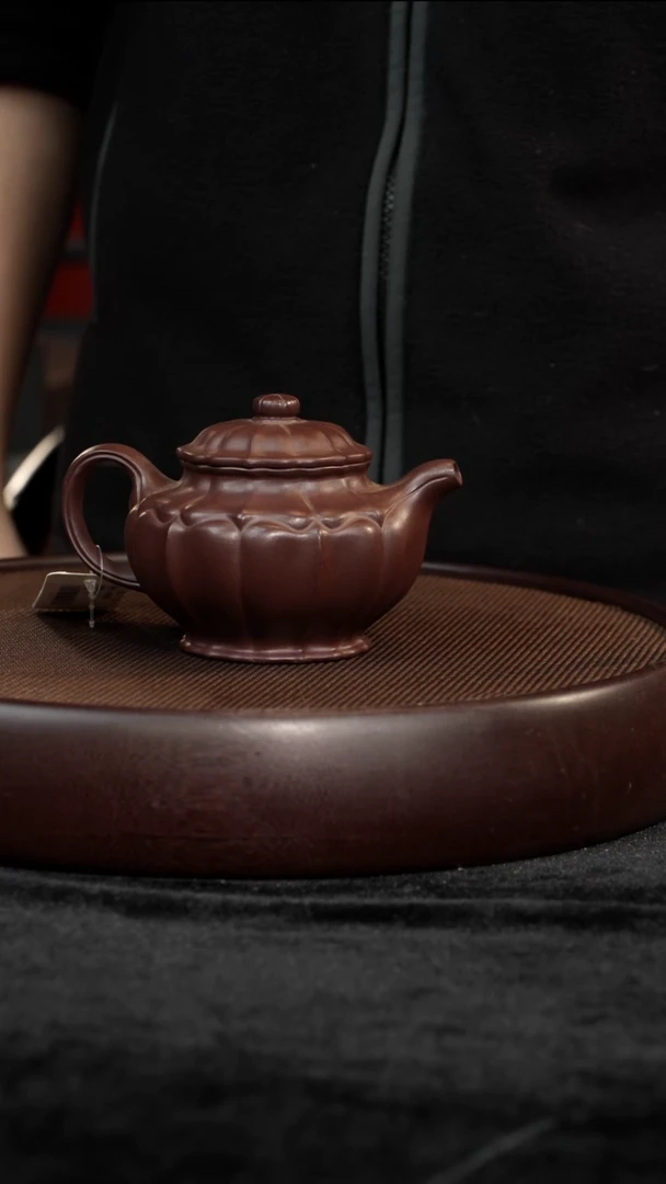 茶壶紫砂黑墩头筋纹掇只200c