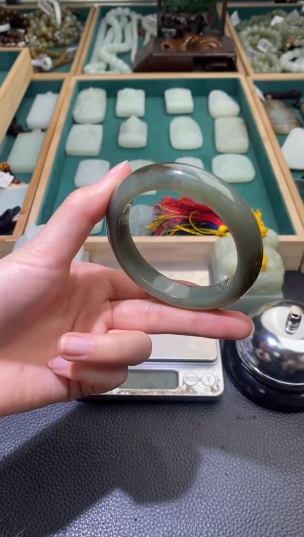 未镶嵌手镯和田玉新疆且末料55圈口手串