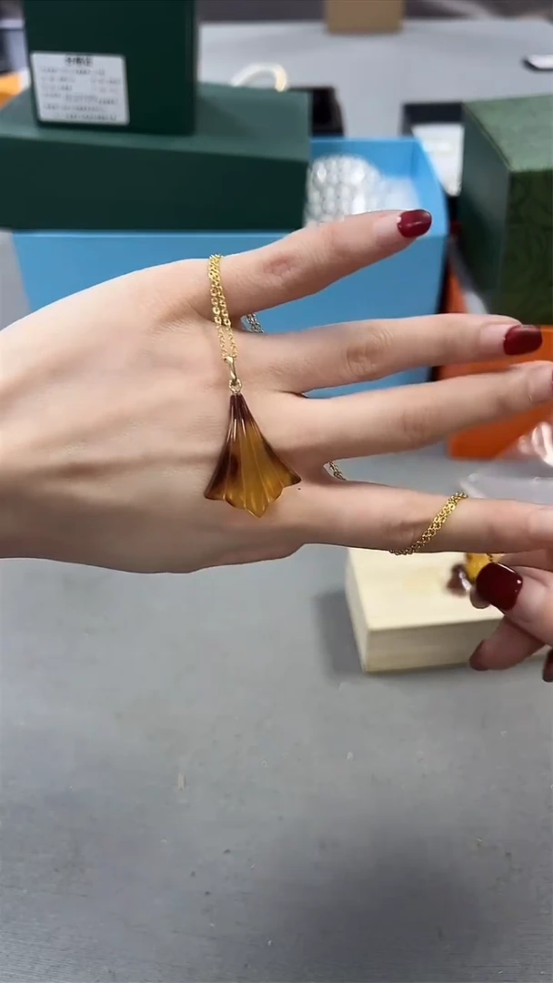 瓷片新号开播 全场放漏