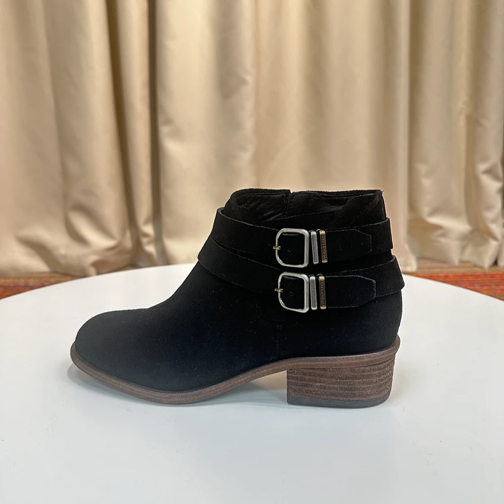 外贸真皮正品饰扣短靴