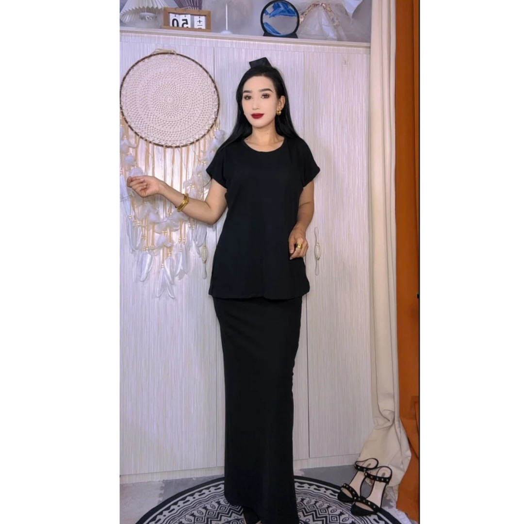 时尚休闲百搭显瘦圆领宽松两件套