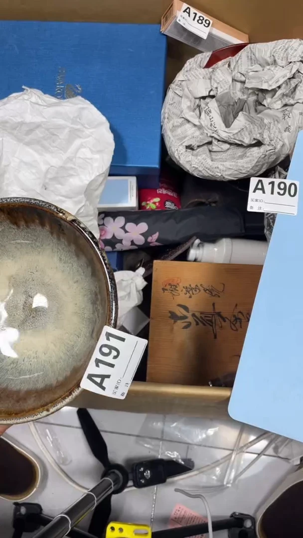 手工艺品琉璃顾*然瓷片瓷片瓷片瓷片