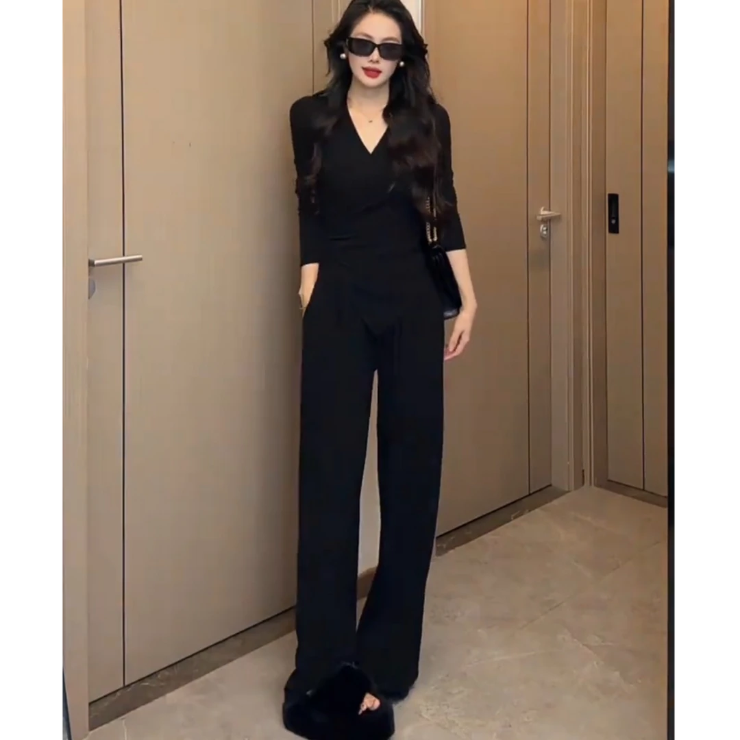 ins韩系辣妹女装搭配一整套早秋v领上衣休闲阔腿裤子高级穿搭秋冬