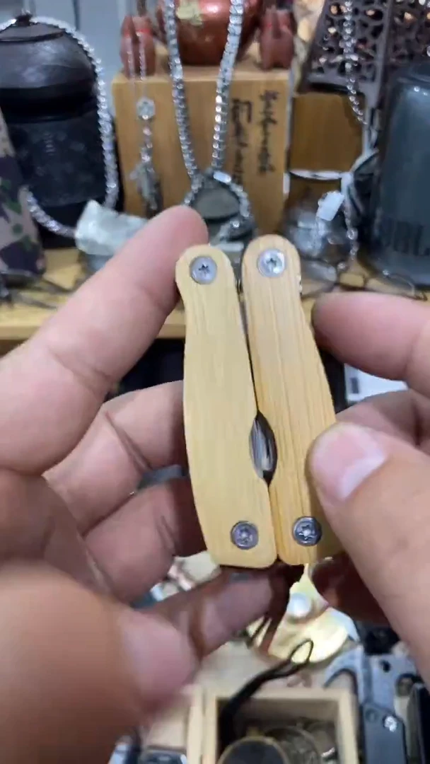 瓷片闪购商品  如图所示