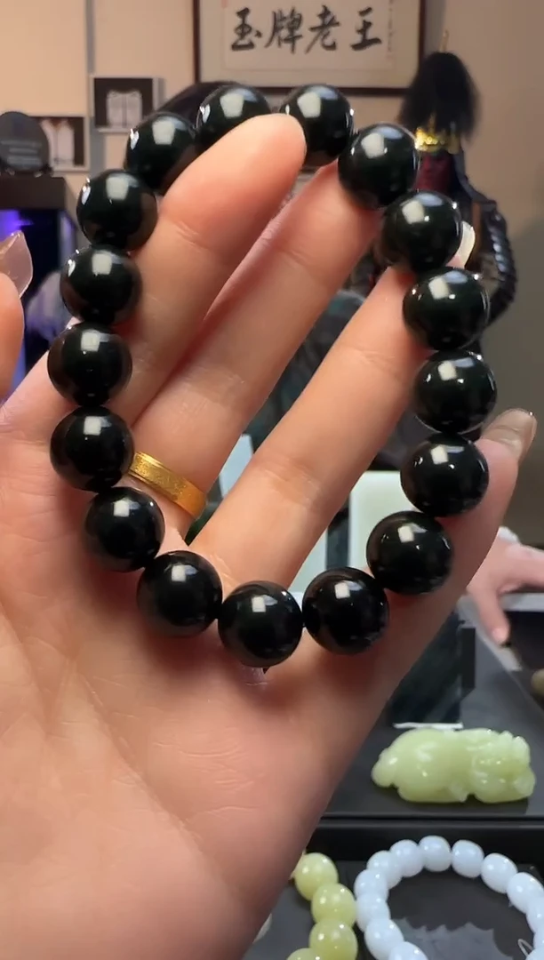 颈饰未镶嵌和田玉青玉圆珠手串