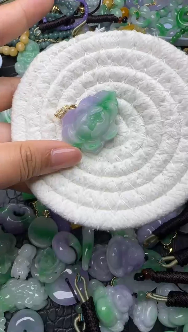颈饰未镶嵌翡翠缅甸翡翠吊坠