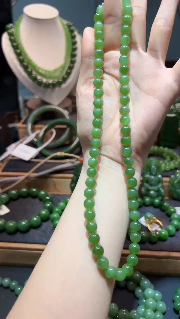 和田玉（碧玉）未镶嵌颈饰1