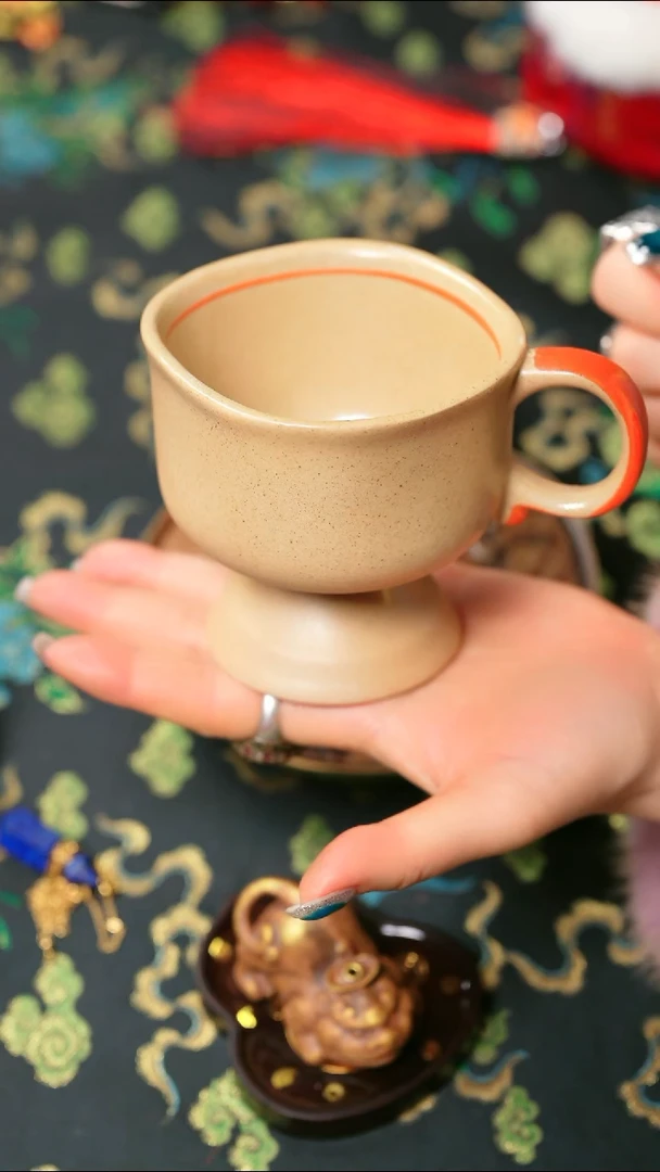 主播的咖啡杯111