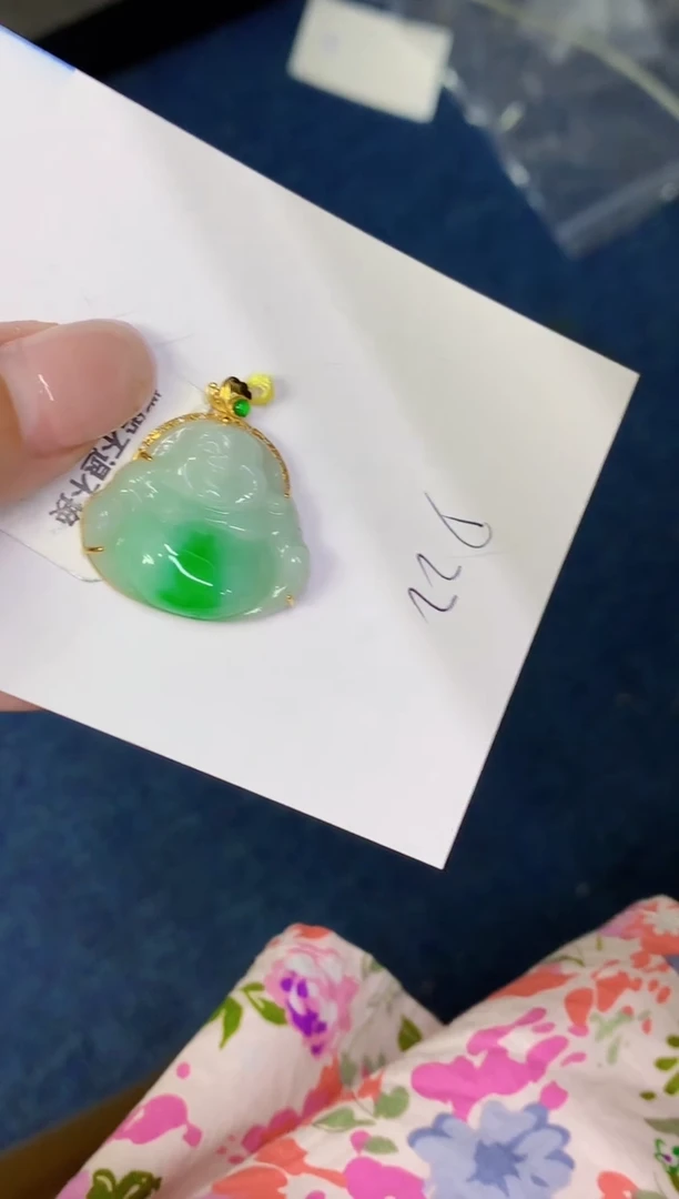 翡翠18K金镶嵌颈饰缅甸天然翡翠A货