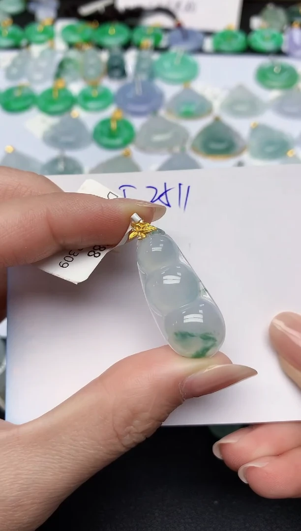 颈饰18K金镶嵌翡翠天然缅甸A货翡翠百元以上9元证书费自理