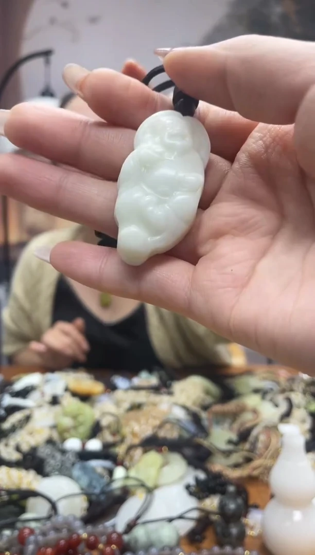 未镶嵌岫玉吊坠·