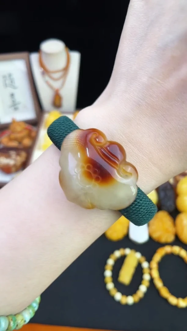 琥珀未镶嵌珠宝奇石柒月