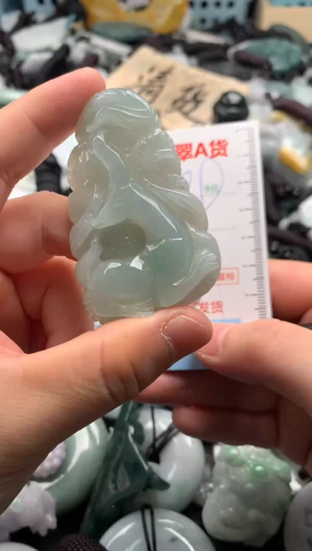 翡翠未镶嵌吊坠(不含链)1