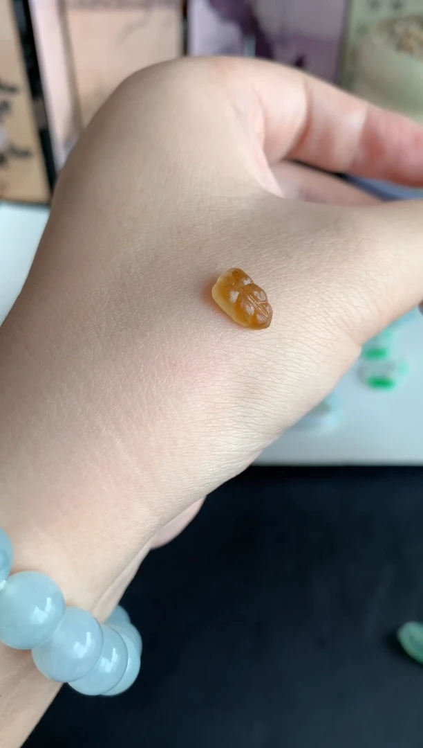 定制翡翠未镶嵌毛货