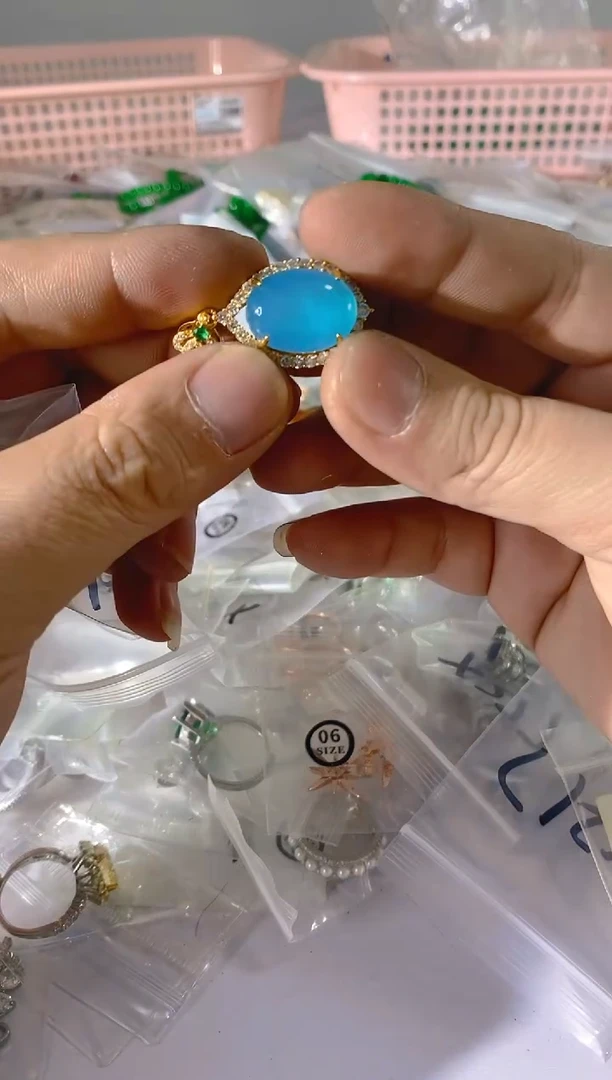 【闪购商品】水晶颈饰银S925镶嵌952红宝，蓝宝，多样性发一件赠链