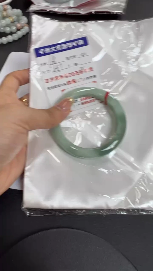 未镶嵌手镯翡翠55+